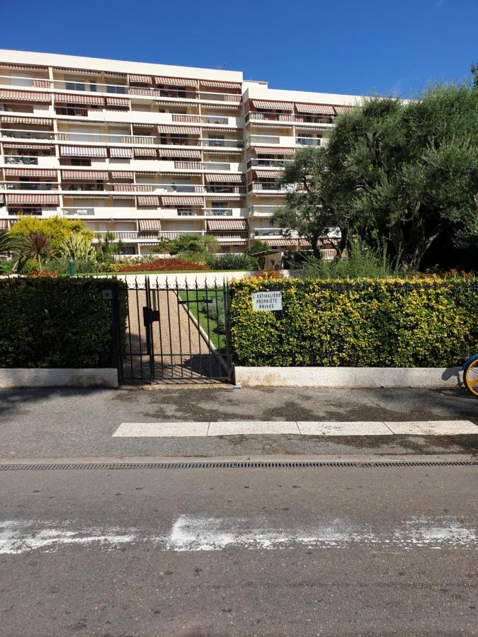 Appart l'Estivaliere Golfe Juan Esterno foto