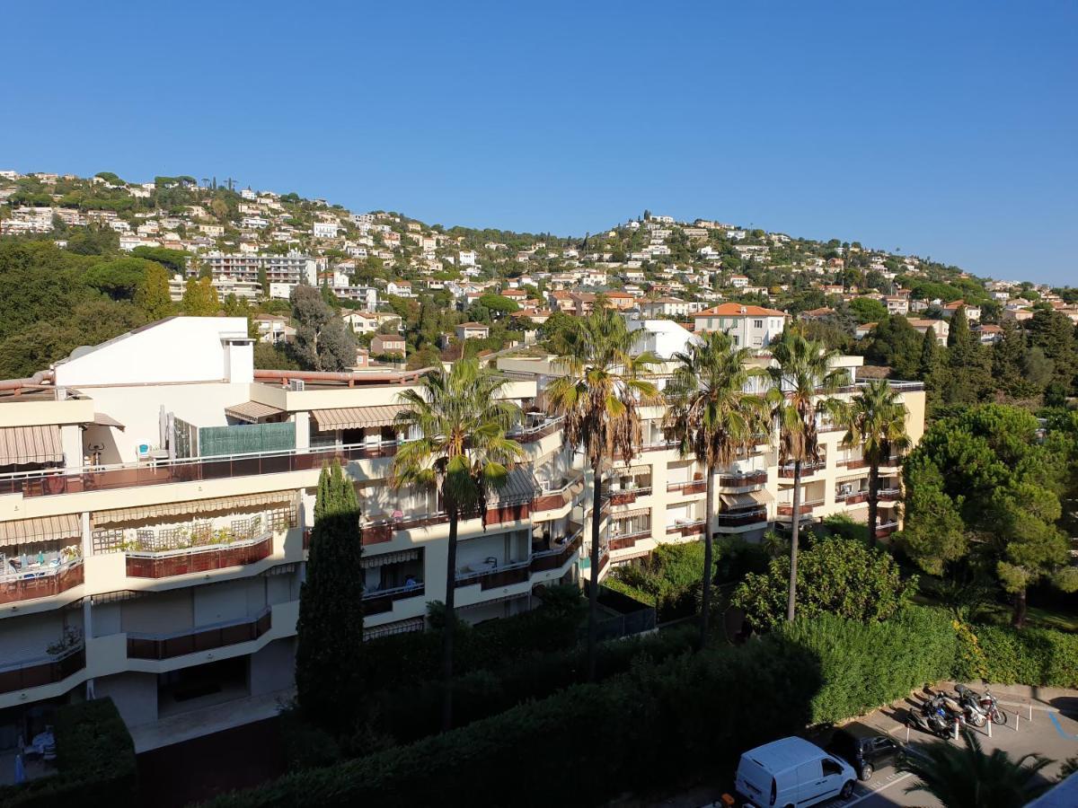 Appart l'Estivaliere Golfe Juan Esterno foto